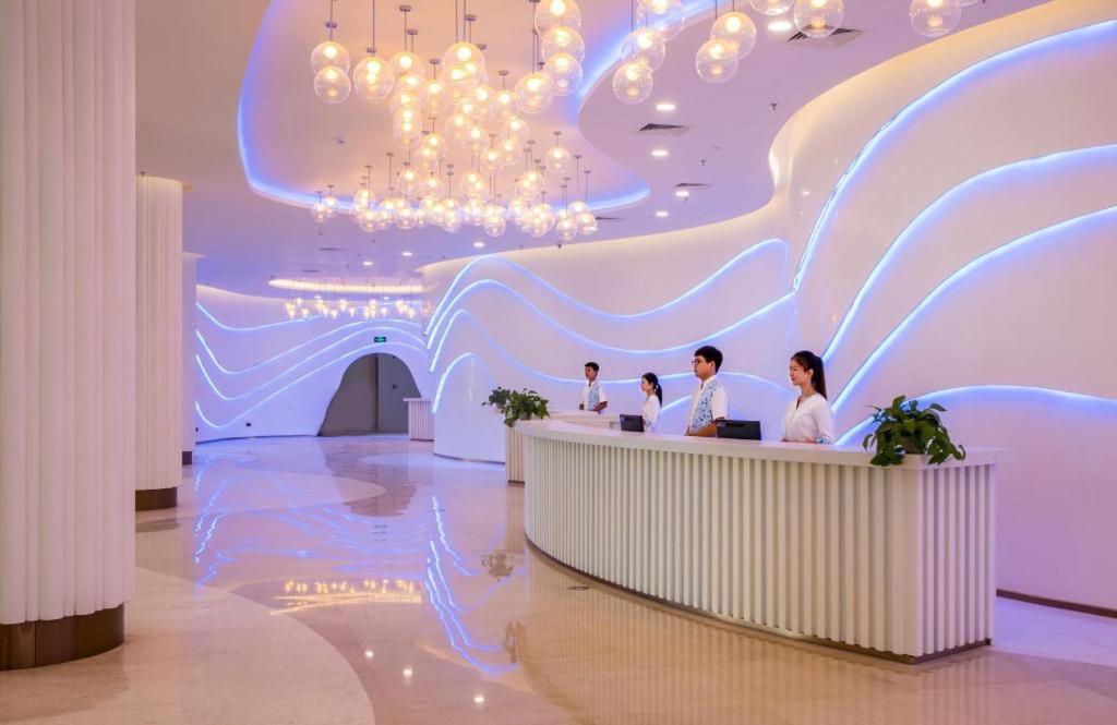 Επισκέπτες που μένουν στο Beluga Sanya Discovery Ocean World