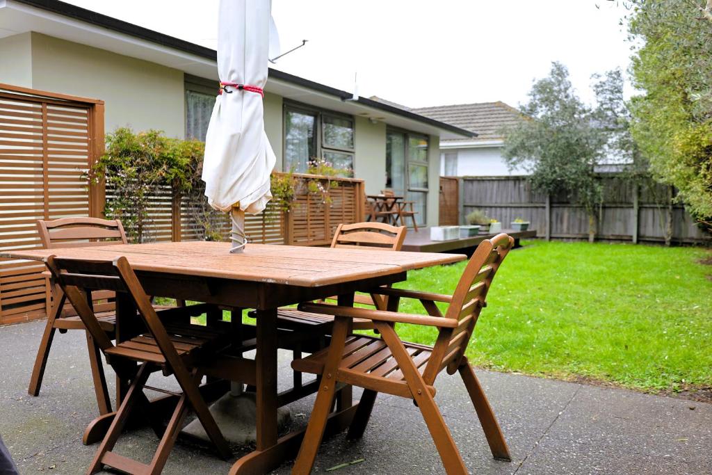 TOWER JUNCTION MOTOR LODGE- MOTEL with Airport and Railway Station Shuttle service- Best Location - close to Westfield Mall, Tower Junction Shopping Centre, Restaurants, Cafes etc - Resim 14