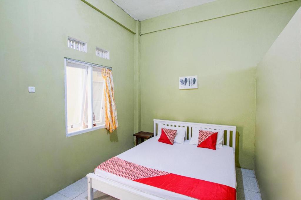 Gallery image of OYO 92644 Onong's Homestay in Manado