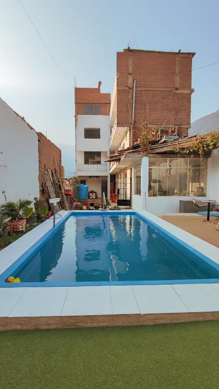 Bazén v ubytování CASA RICARDO PALMA con PISCINA nebo v jeho okolí