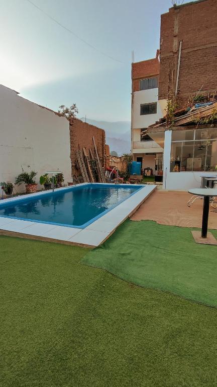 Bazén v ubytování CASA RICARDO PALMA con PISCINA nebo v jeho okolí