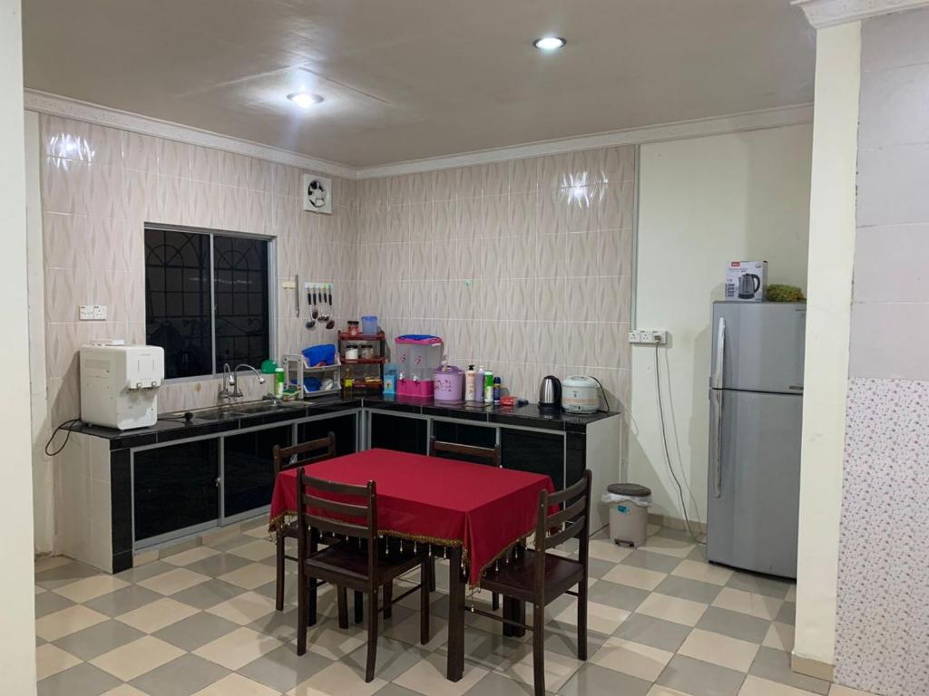 Dapur atau dapur kecil di ARIDAWA Homestay
