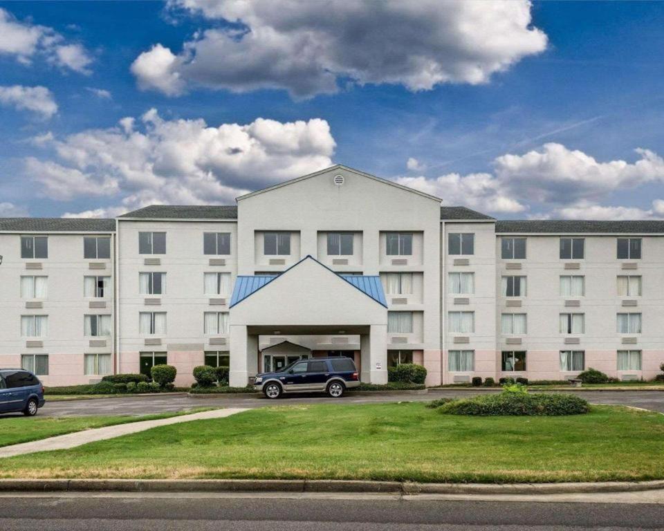 Partner Offer Rodeway Inn Greenville - Housity