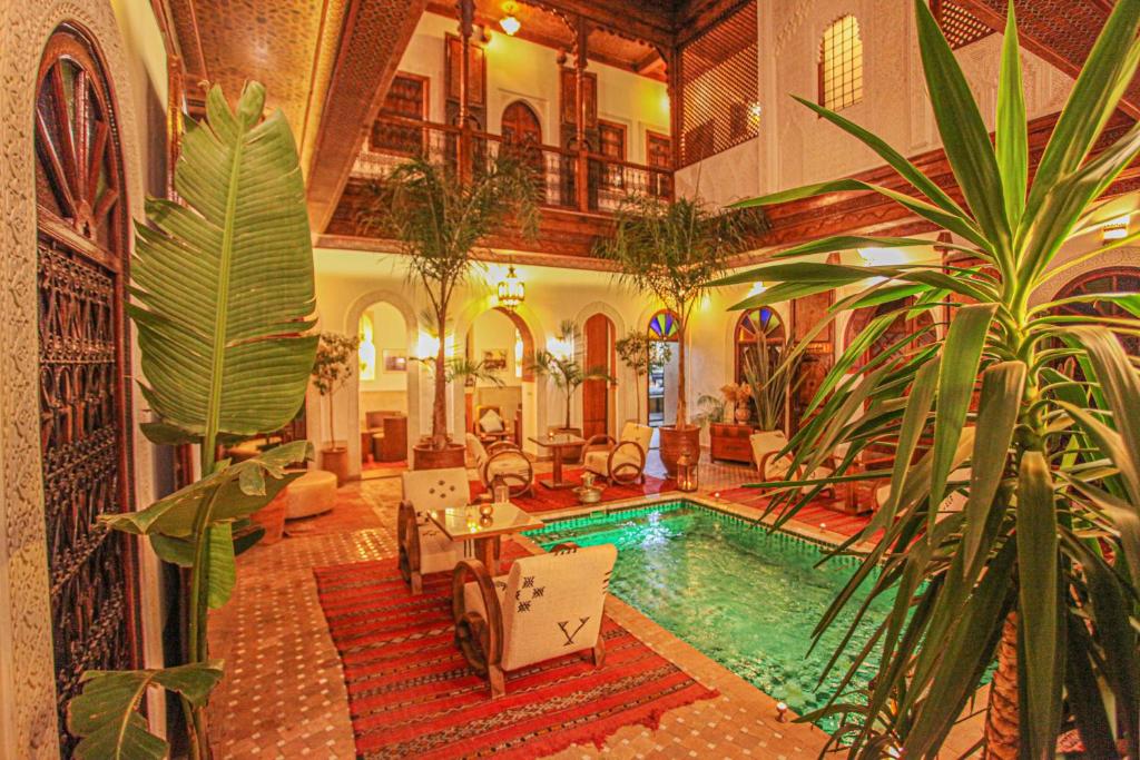Bazén v ubytování Riad Melhoun & Spa nebo v jeho okolí