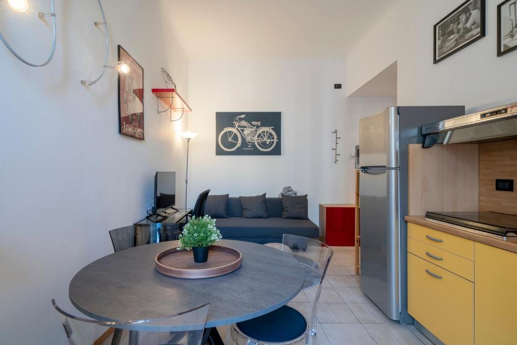 Kuchyňa alebo kuchynka v ubytovaní Easylife - Classic and Comfy Porta Romana Flat