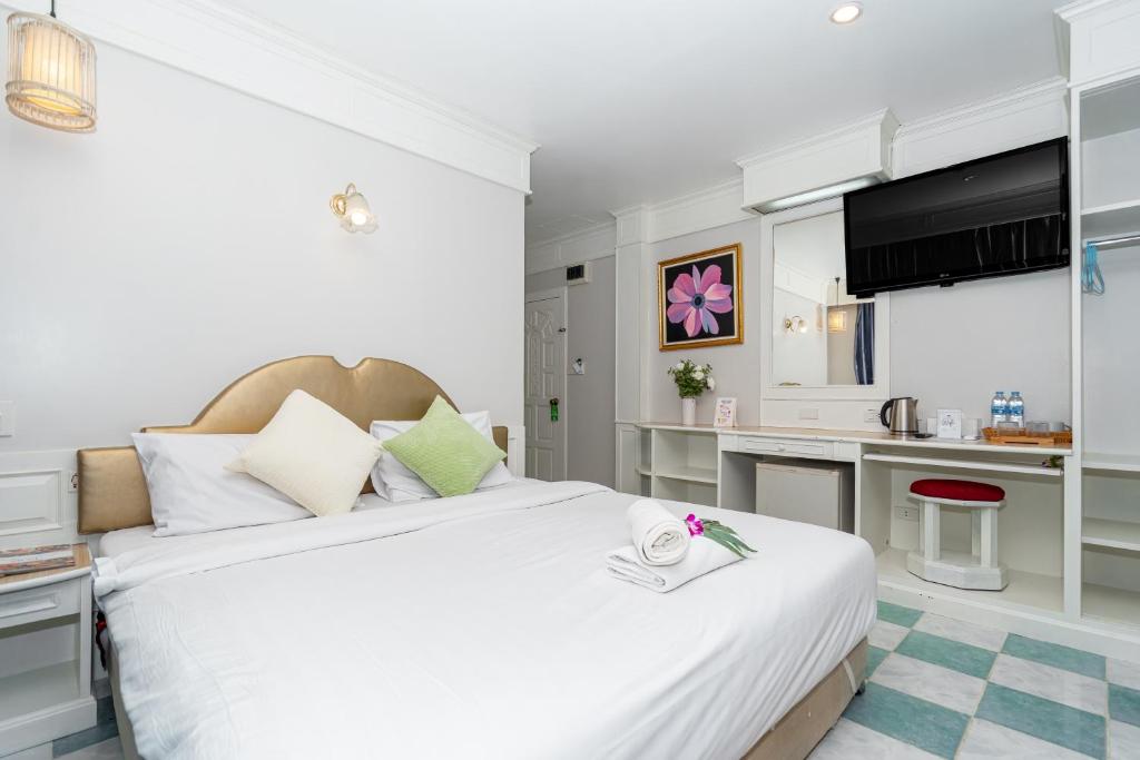 Patong Social Hotel & Restaurant - Resim 10