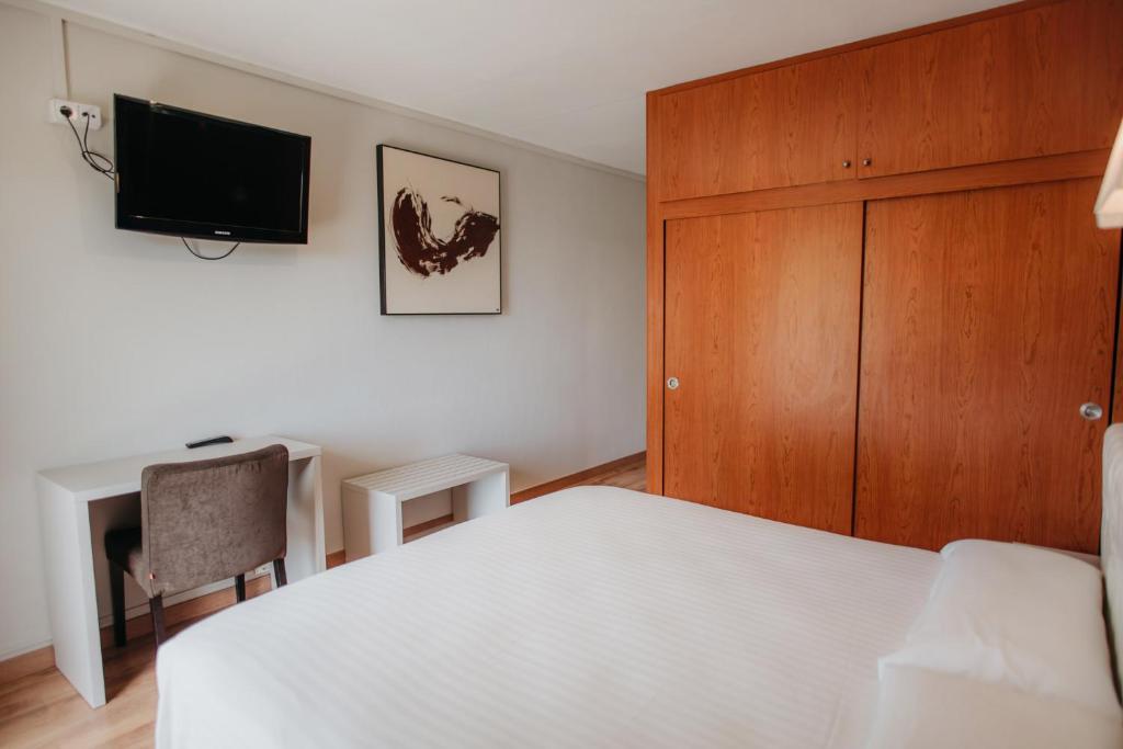 Marina Tossa - Superior Double Or Twin Room With Balcony