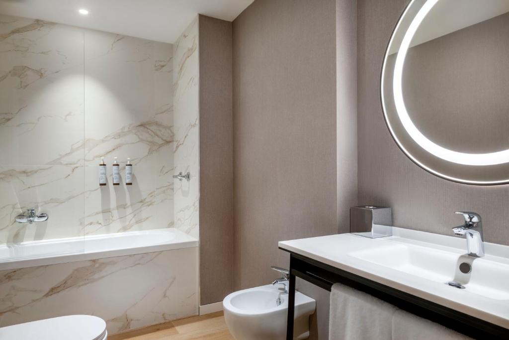 Koupelna v ubytování AC Hotel by Marriott Clodio Roma