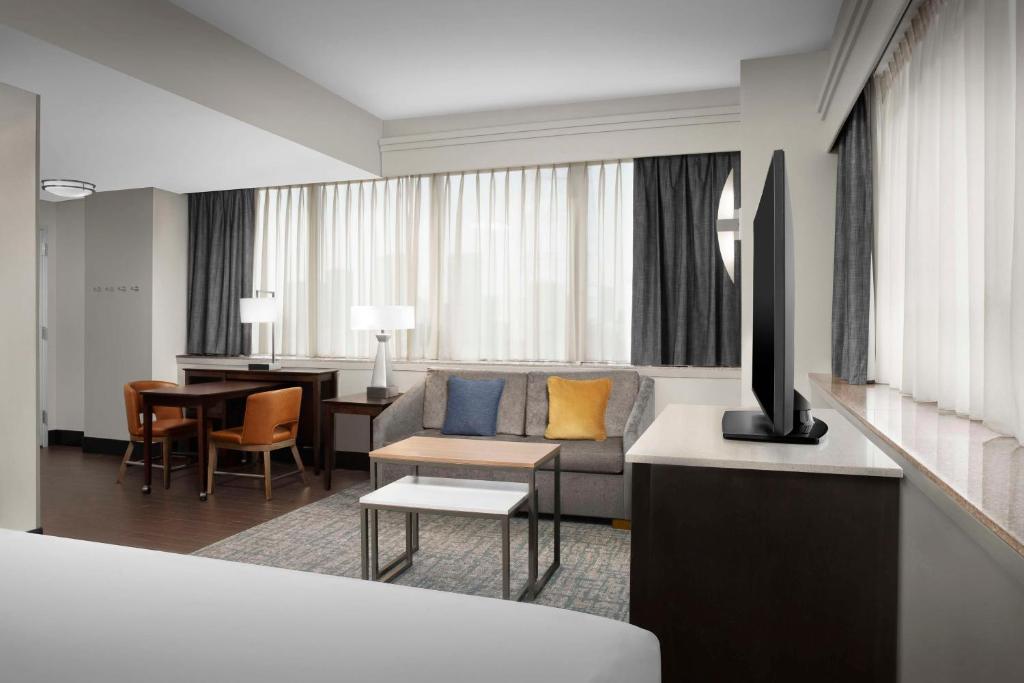 Homewood Suites Dallas Downtown - 