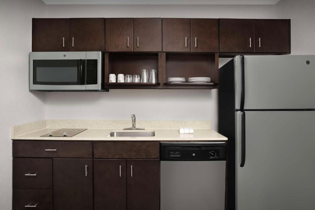 Homewood Suites Dallas Downtown - 
