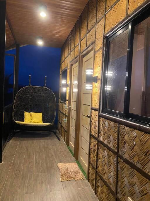 Bilde i galleriet til A Nipa Hut House with Pool i Galicias