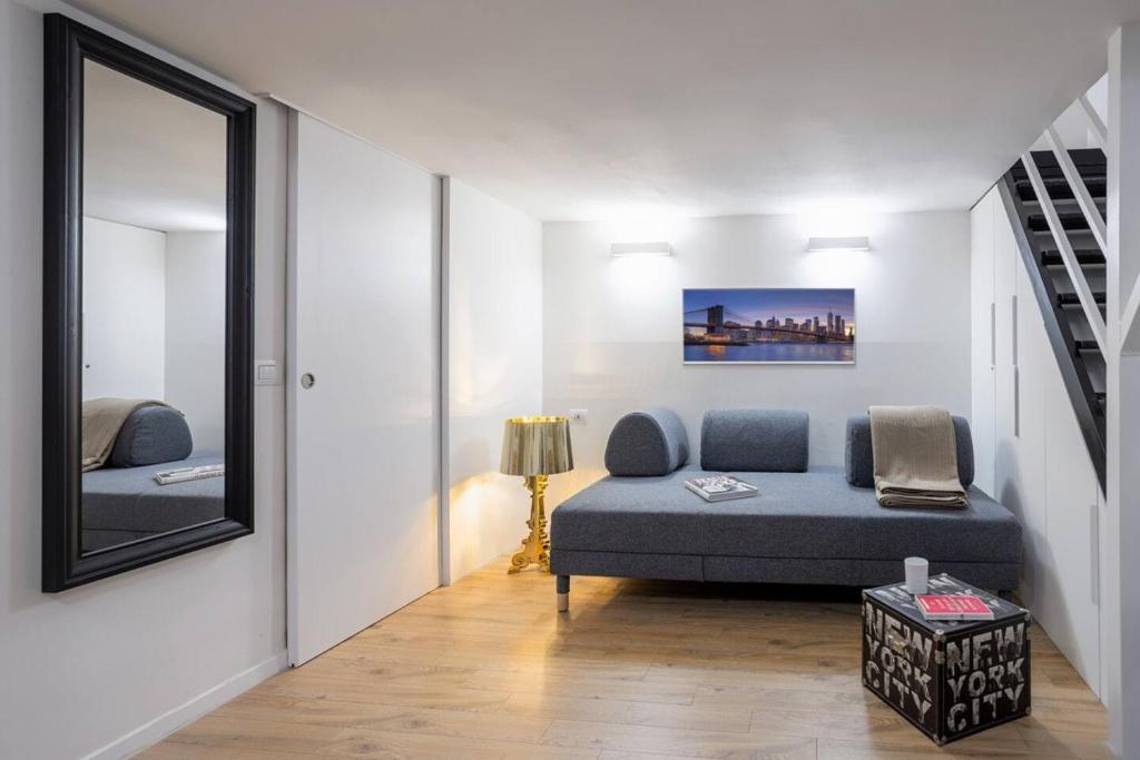 Walk to Duomo, Central Loft near Metro, M4 Linate 2min walk
