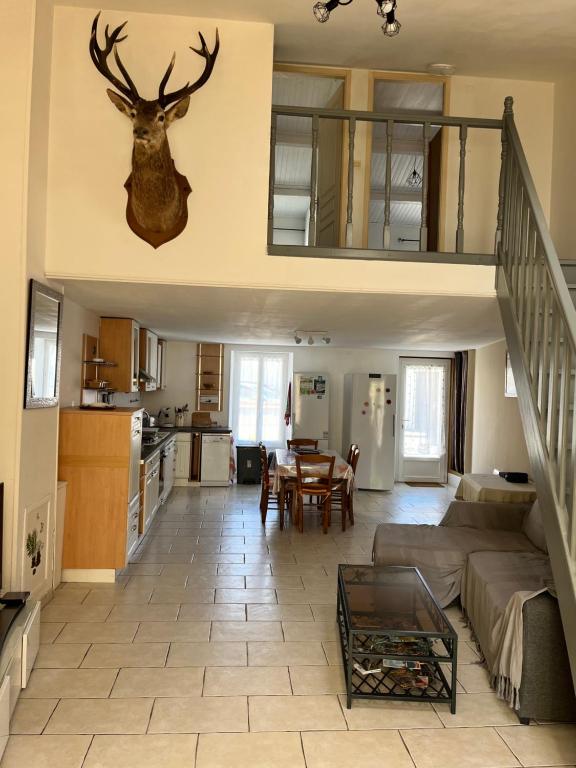 Η κουζίνα ή μικρή κουζίνα στο La maison du bonheur