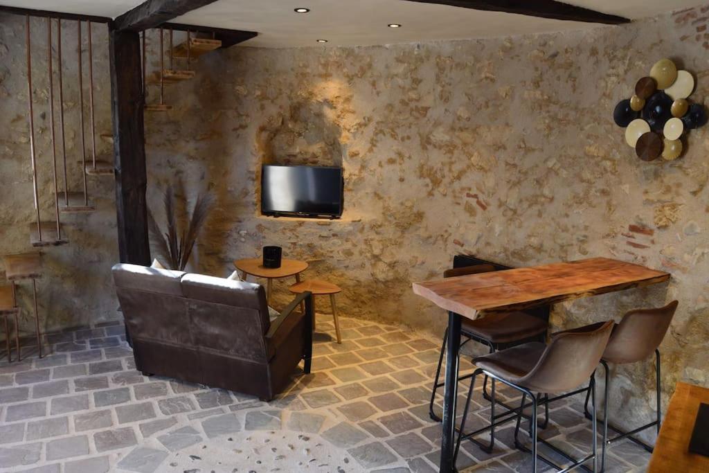 Tour médiévale fortifiée entièrement restauré - One-Bedroom Apartment