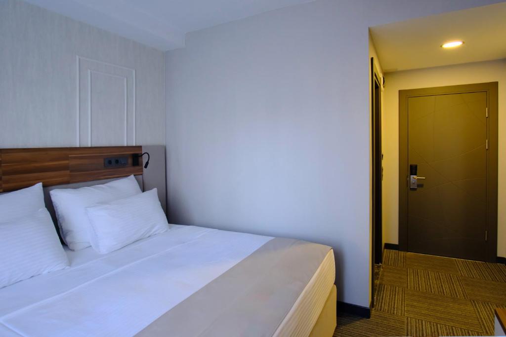 Pereira Samsun - Quarto Duplo Padrão