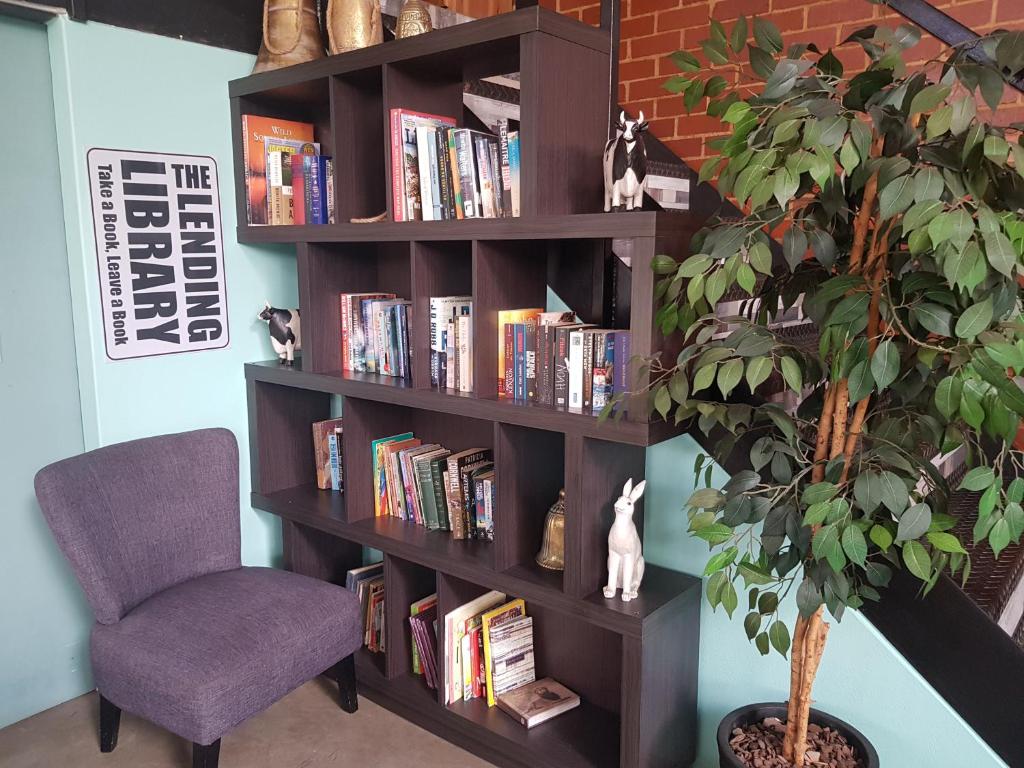 Biblioteca en la casa de huéspedes