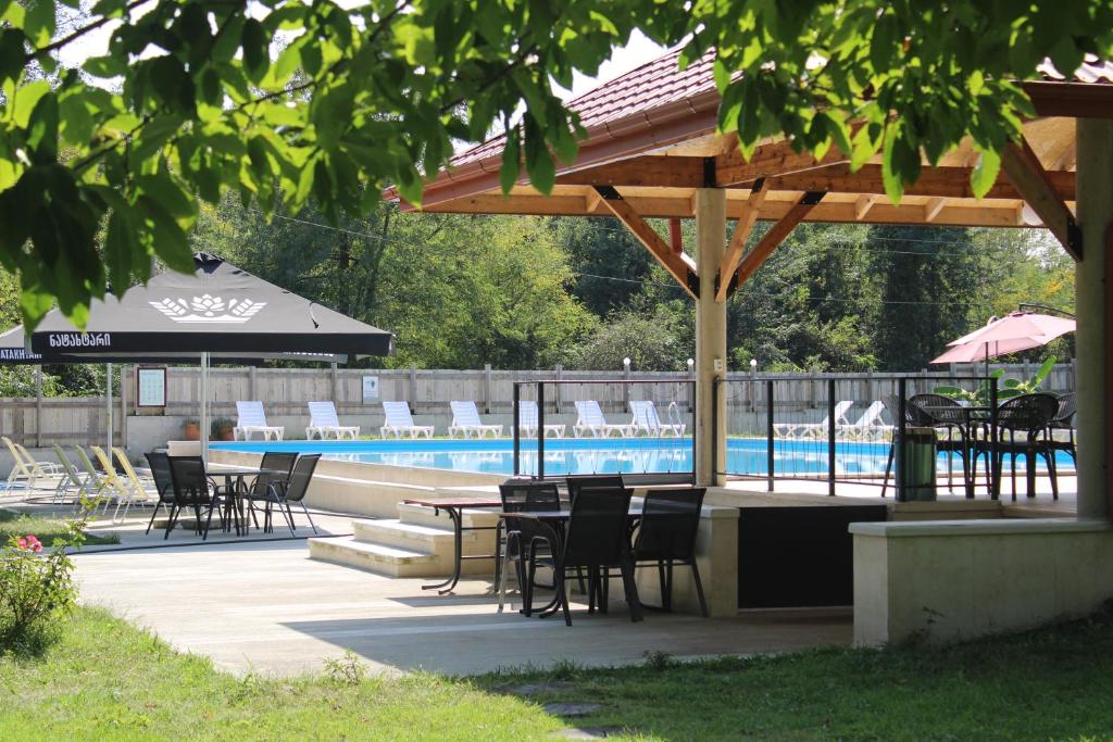 Bazén v ubytování Kvareli Oaks nebo v jeho okolí