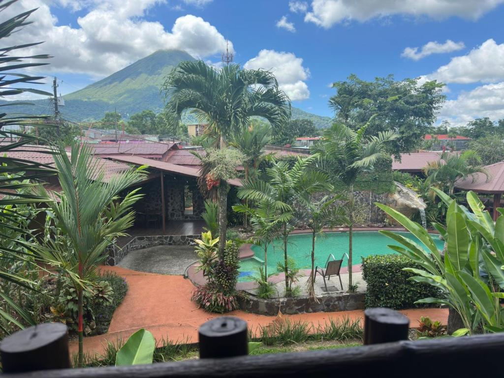 Gallery image of Hotel Iris Arenal in Fortuna