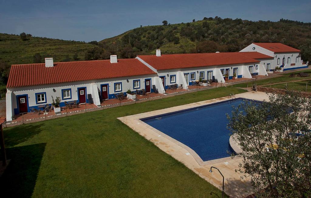 Bazén v ubytování Quinta do Chocalhinho Agroturismo & SPA nebo v jeho okolí