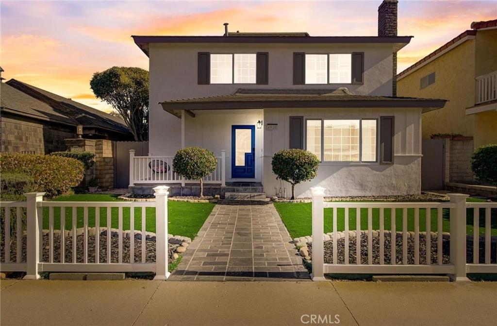 Lovely Beach Home - 2 min walk to the beach - Game Room - Channel Islands! - Housity