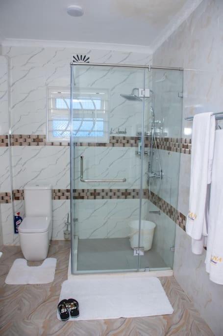 Koupelna v ubytování ORANA Luxury Palace