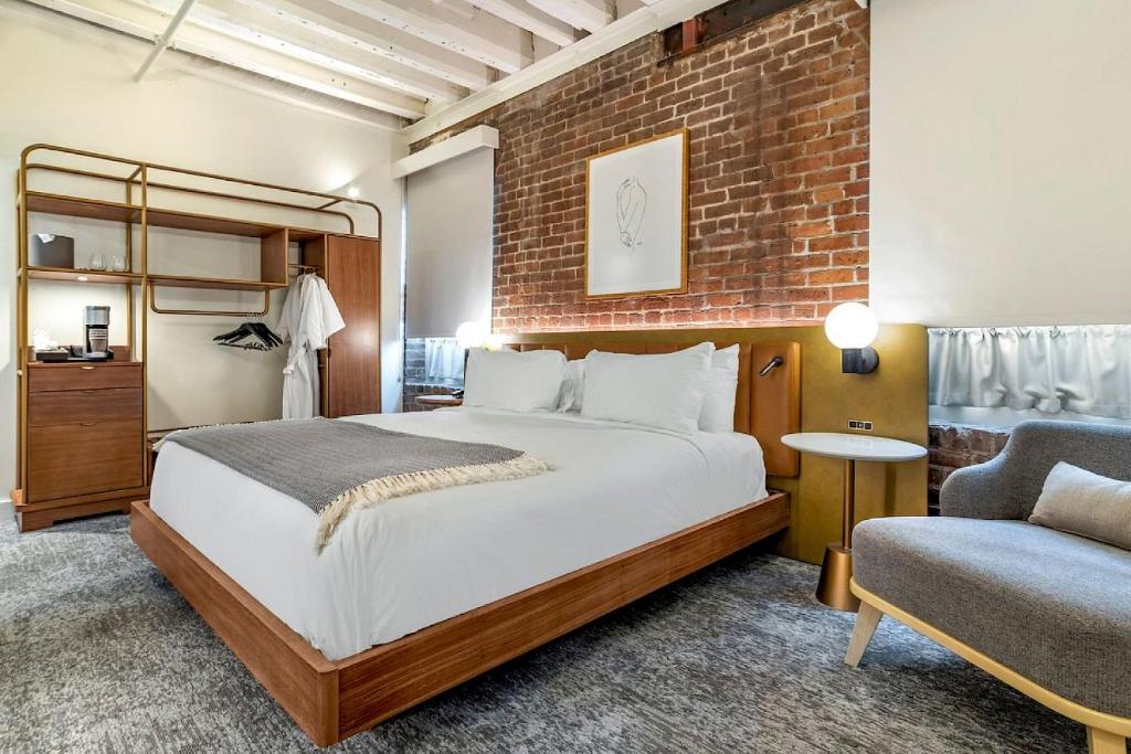 ONE11 Hotel - 