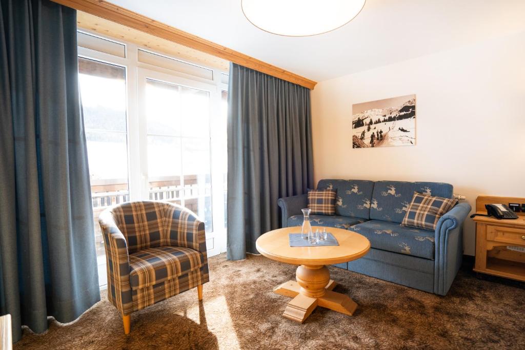 Posezení v ubytování Hotel Alpengasthof Löwen