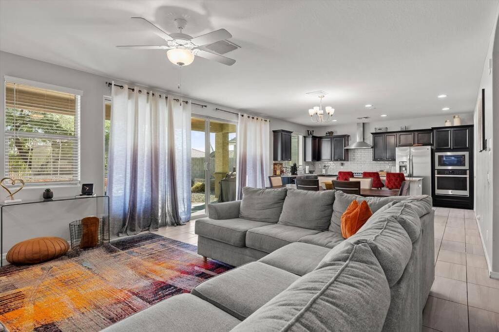 Nhà bếp/bếp nhỏ tại Family Vacation Home