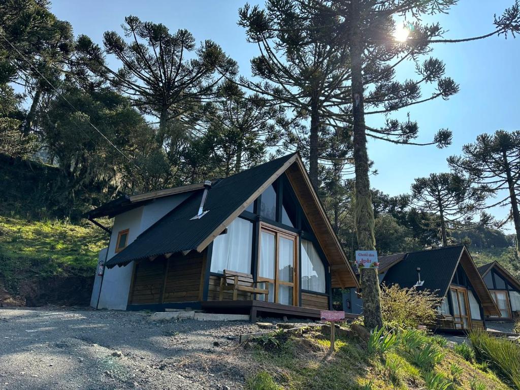 Refugio Brognoli - Chalés Suiços - Com banheira dupla de Hidromassagem - Housity