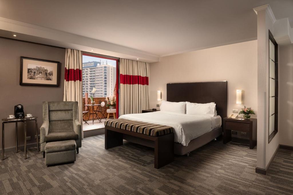 Postel nebo postele na pokoji v ubytování Four Points by Sheraton Santiago