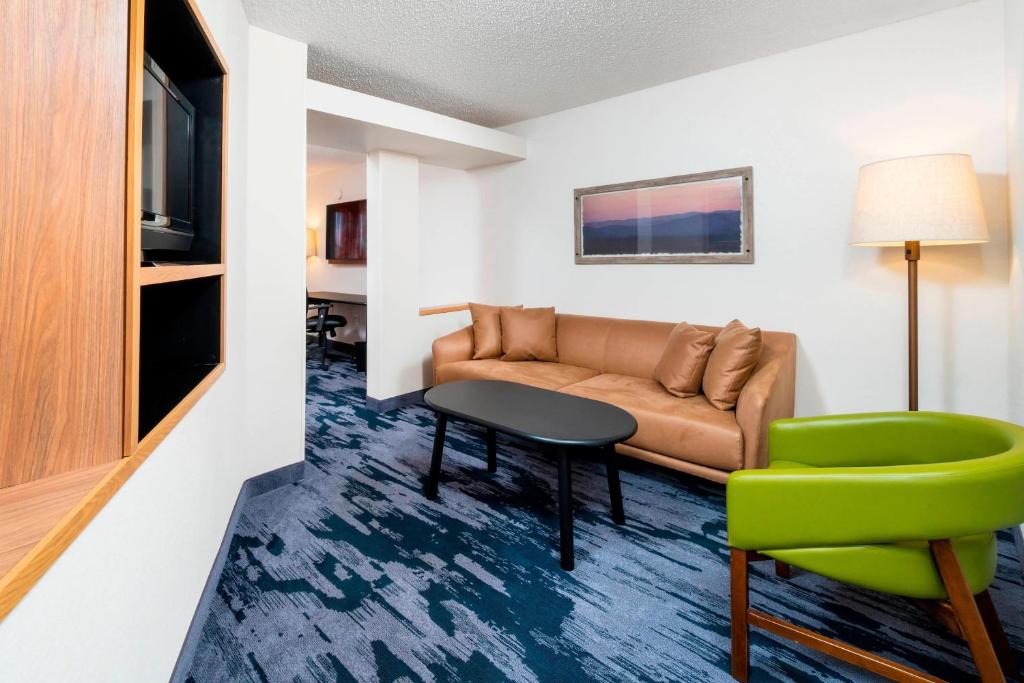 Posezení v ubytování Fairfield Inn & Suites Bend Downtown