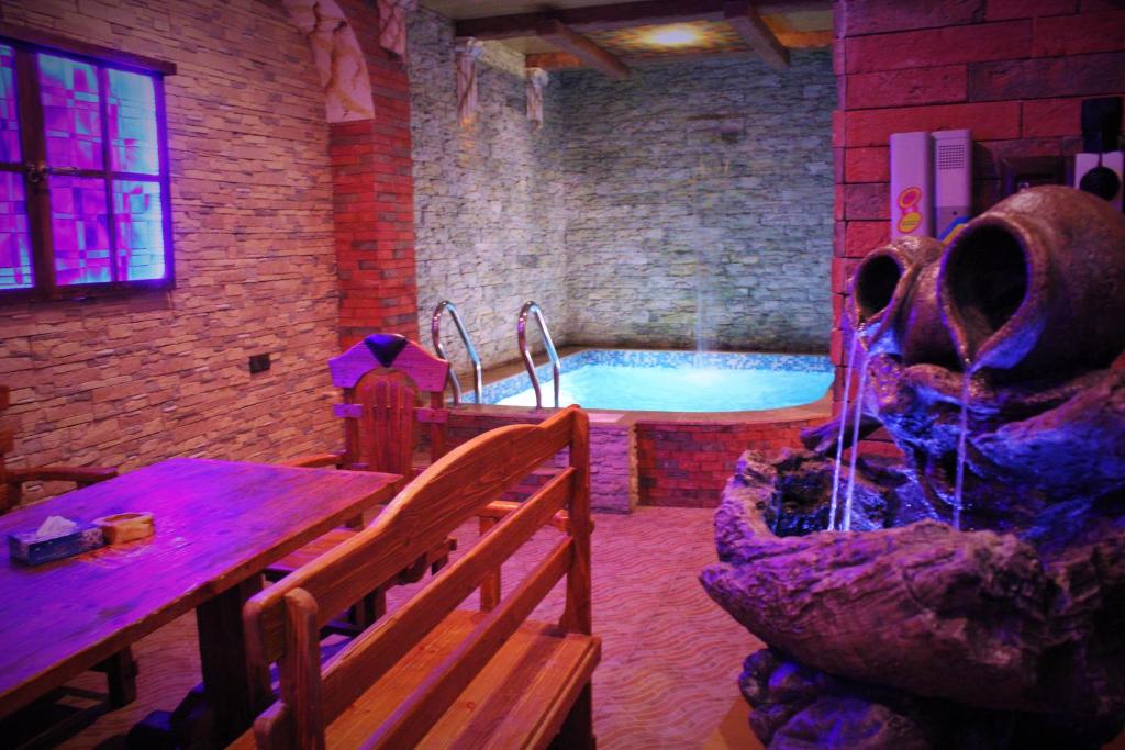 Aleppo Hotel - Double Or Twin Room With Swimming Pool Access