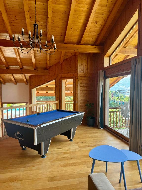 Chalet les vergers - Deluxe Double Room (2 Adults + 1 Child)