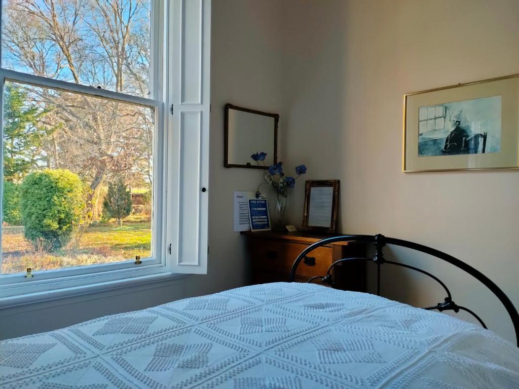 
Single Room with Private Bathroom
