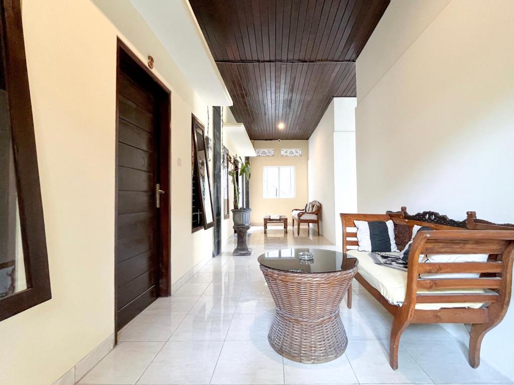 Adi surya guest house - 11