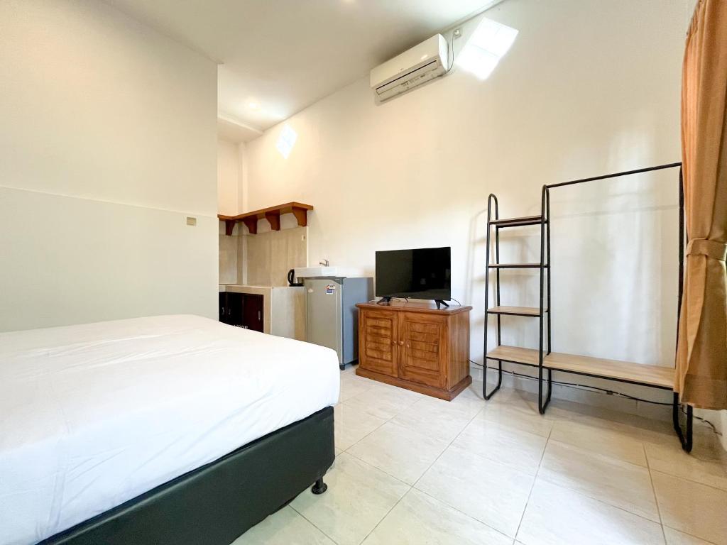 Adi surya guest house - 14