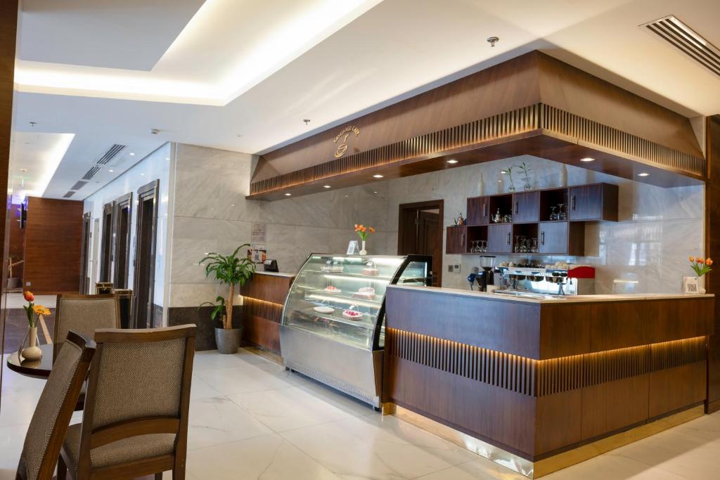 Kuchyň nebo kuchyňský kout v ubytování Ruve Jeddah Hotel