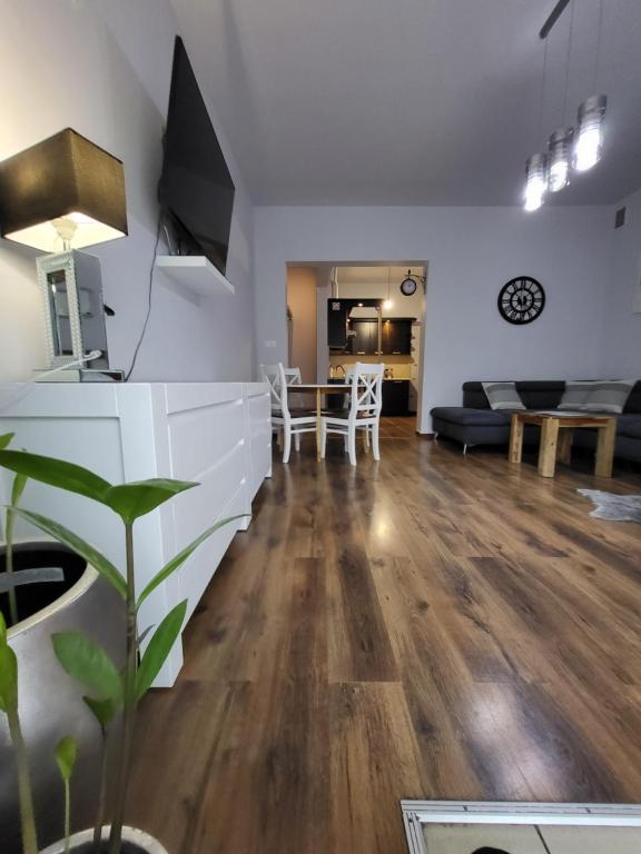 Podkowa - One-Bedroom Deluxe Apartment