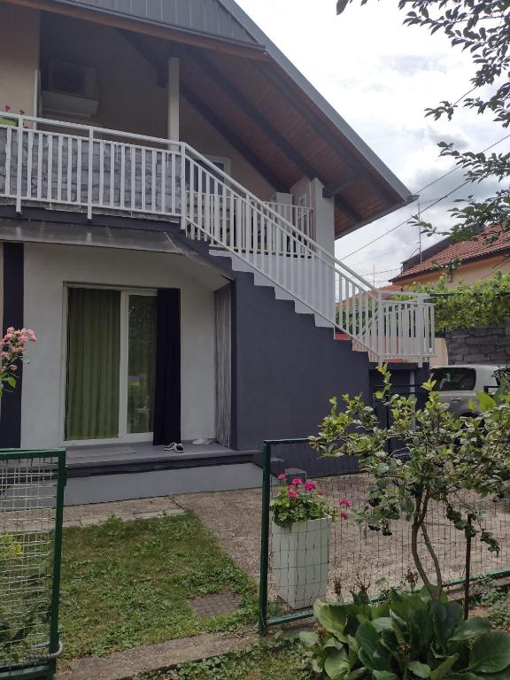 Budova, kde se apartmán nachází