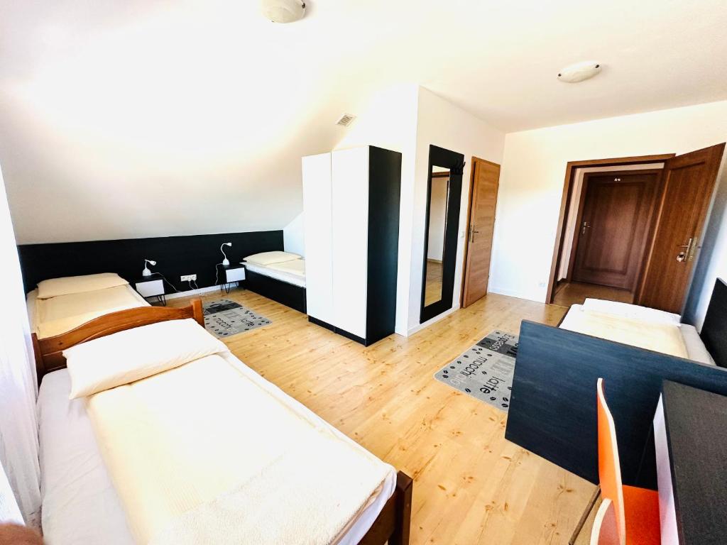 Agawa restauracja&Hotel - Habitación Cuádruple
