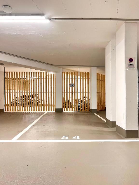 Fotografie z fotogalerie ubytování Özels Designer Loft Metzingen - Smart TV, Netflix, private kostenlose Tiefgarage, Self-Express Check-in,Check-out, Outlet 100m v destinaci Metzingen
