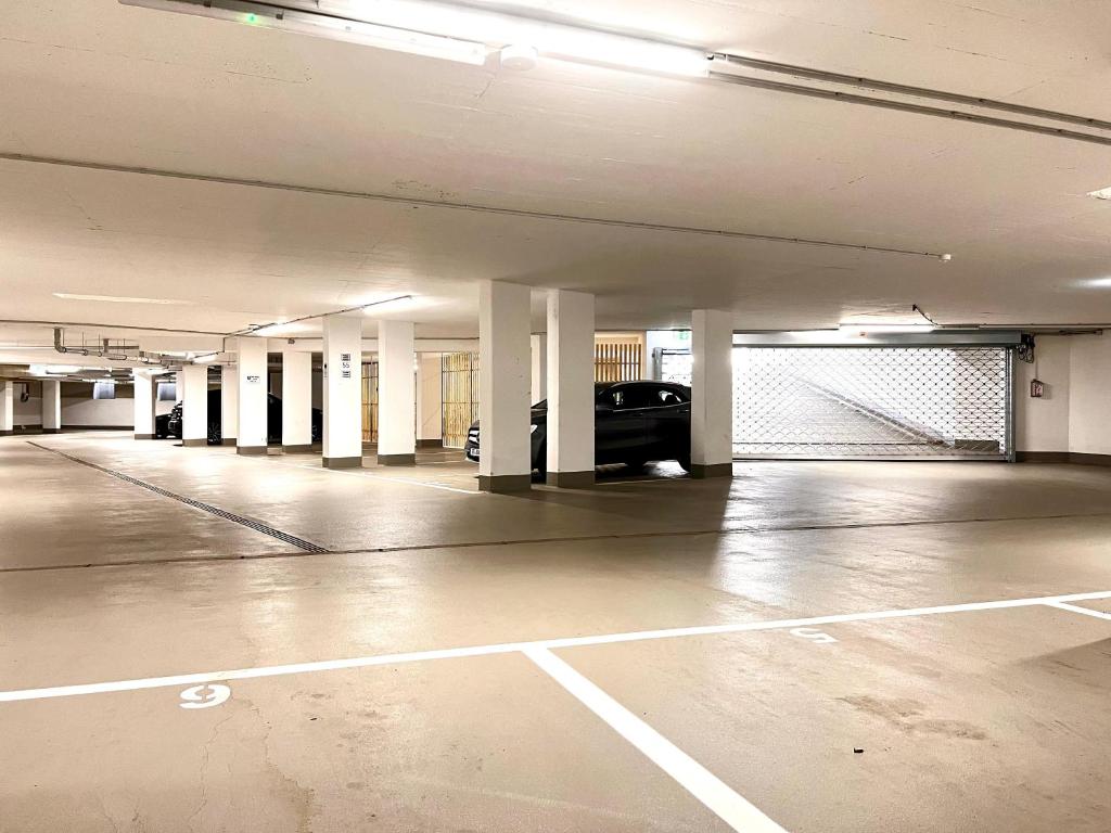 Fotografie z fotogalerie ubytování Özels Designer Loft Metzingen - Smart TV, Netflix, private kostenlose Tiefgarage, Self-Express Check-in,Check-out, Outlet 100m v destinaci Metzingen
