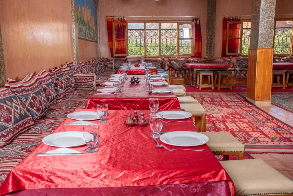 Restaurace v ubytování Hotel Awayou