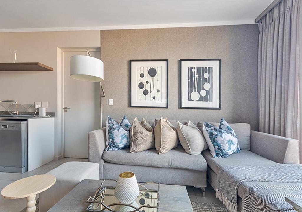 Posezení v ubytování Masingita Towers Elegant Apartment Power & Water Backup