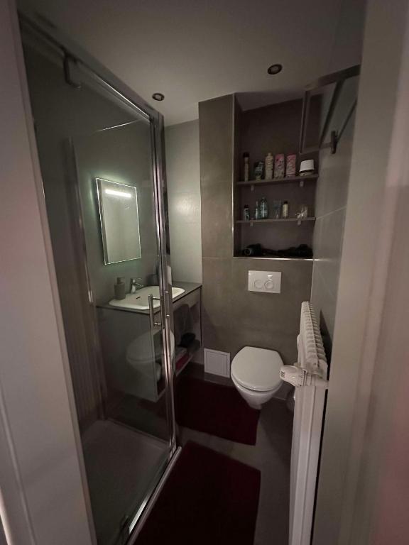 Djokovic's Apartment - 18