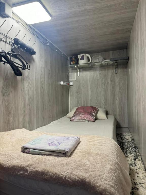 Hammomda sikayotgan odamlarning fotosuratlari