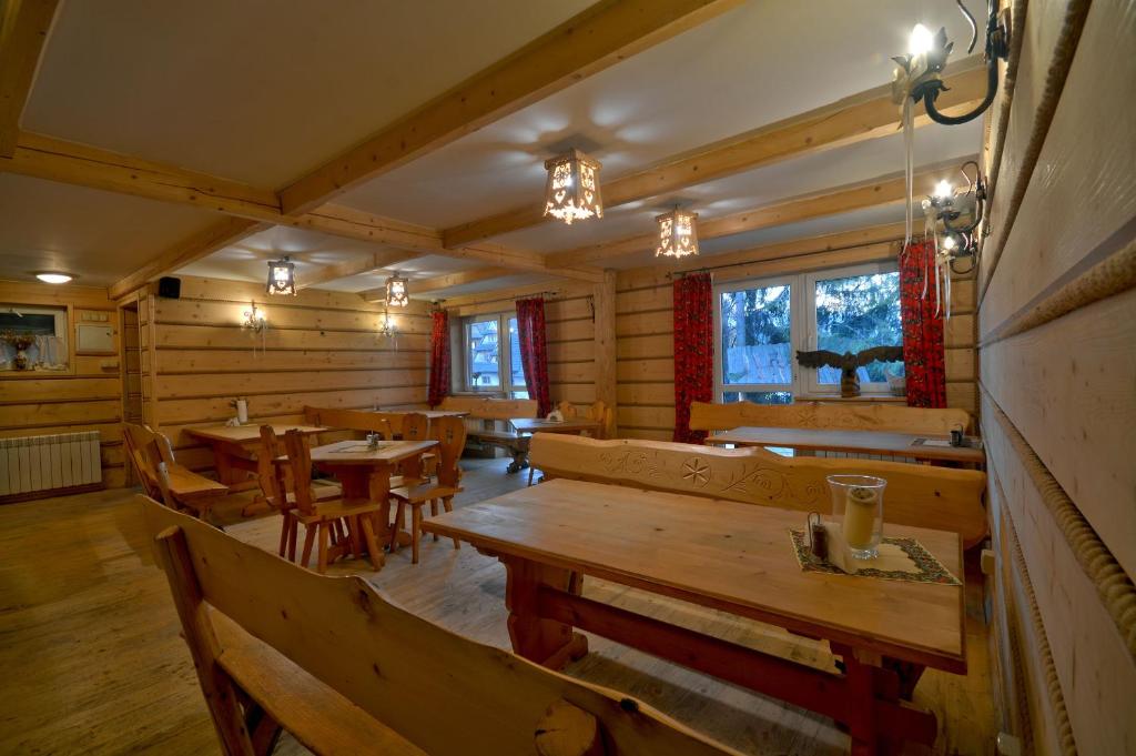 Posedenie v ubytovaní Orla Village Bukowina - góralska willa w doskonałej lokalizacji -10min pieszo do term Bukovina