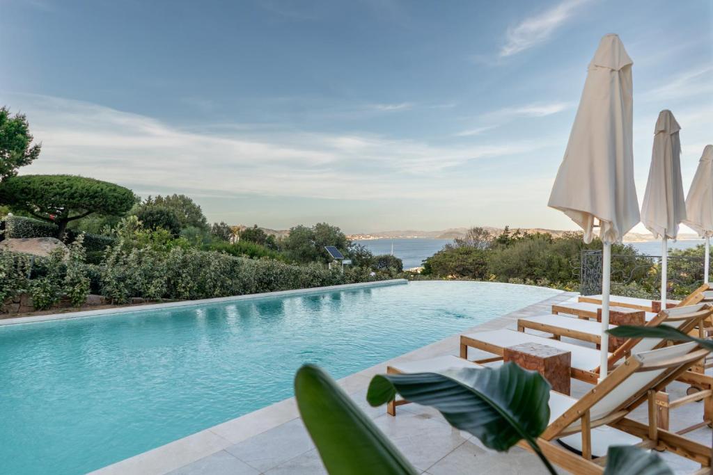 Bazén v ubytování Villa Gerani Luxus mit Meerblick nebo v jeho okolí