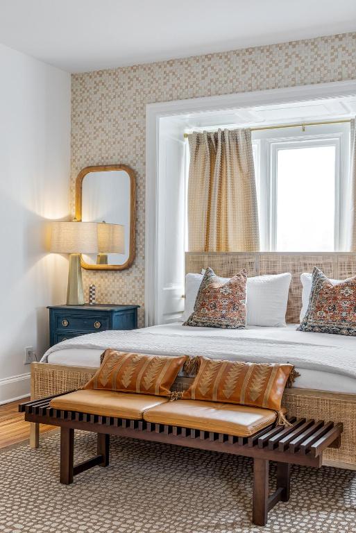 Swann House - King Room