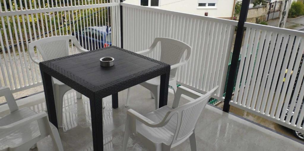 Balkón nebo terasa v ubytování Viola Apartmanok Bogács
